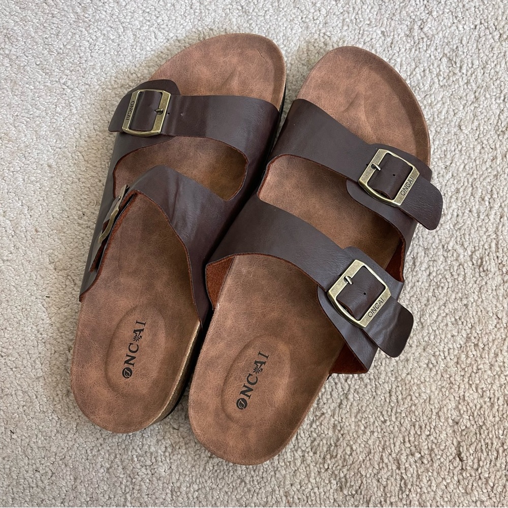 Oncai Sandals for men NWT